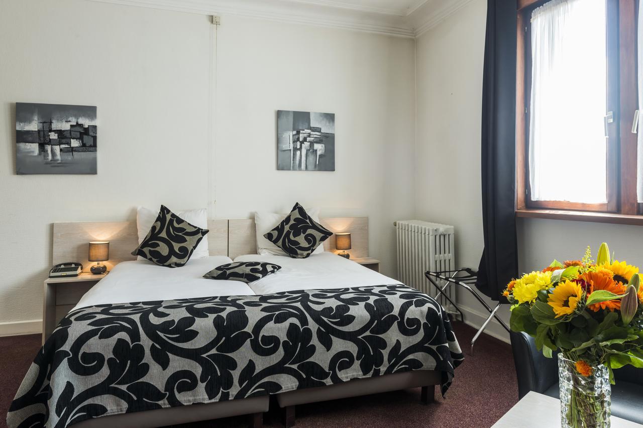 Hostellerie Lou Pahou Ronse Exterior photo