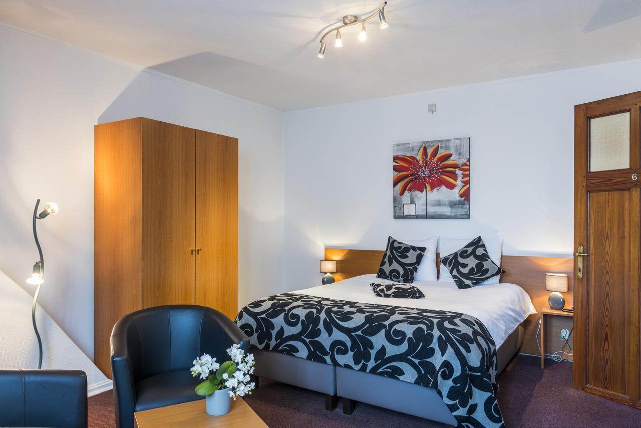 Hostellerie Lou Pahou Ronse Exterior photo